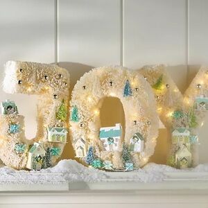 Anthropologie Festive Sisal Light Up Diorama